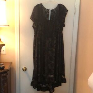 Torrid Black Floral Midi Dress